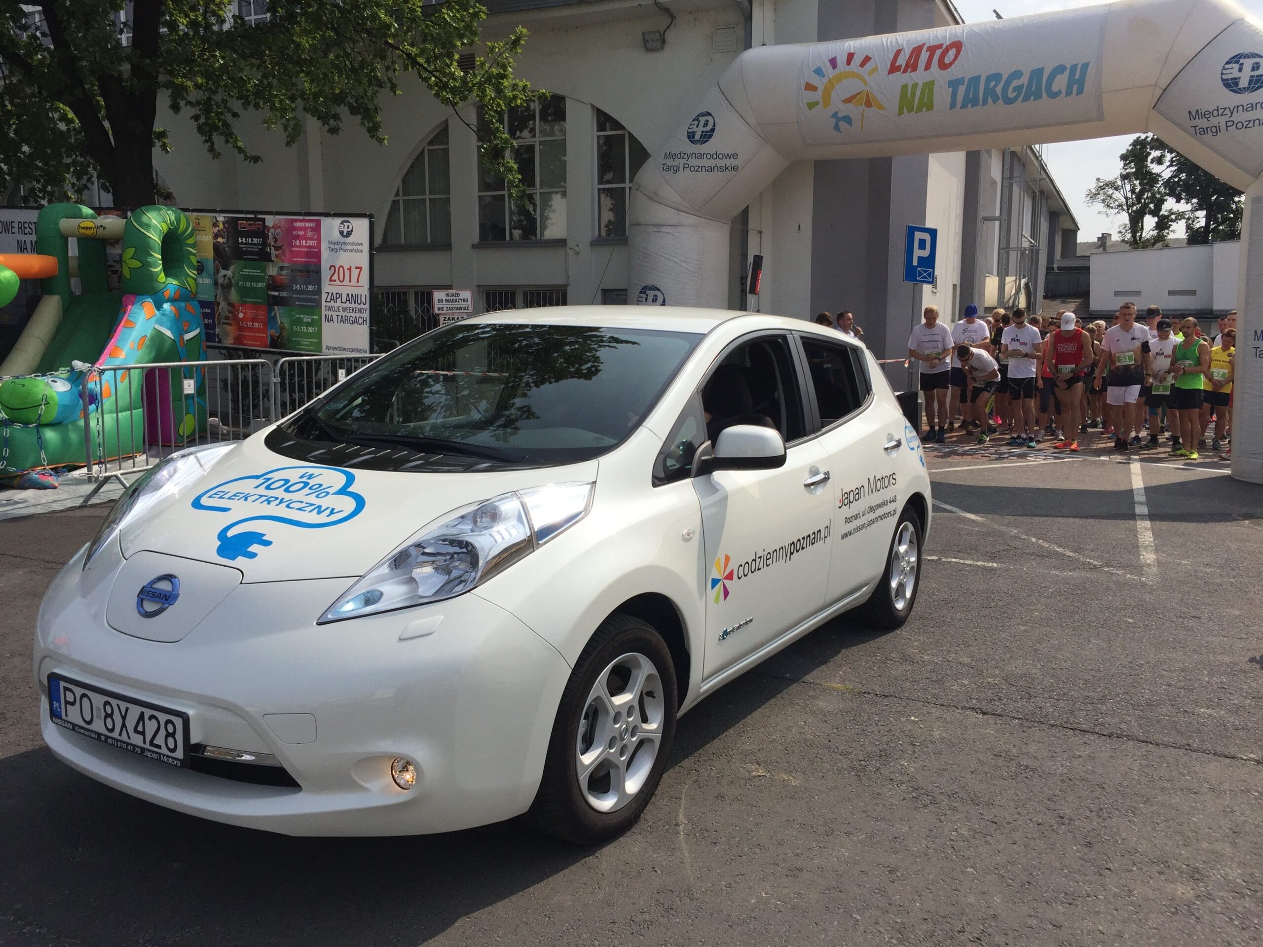 Wygoda, ekologia i cisza – już w sobotę okazja do jazd próbnych samochodem elektrycznym Nissan Leaf podczas “Poznań zrzuca kilogramy”!