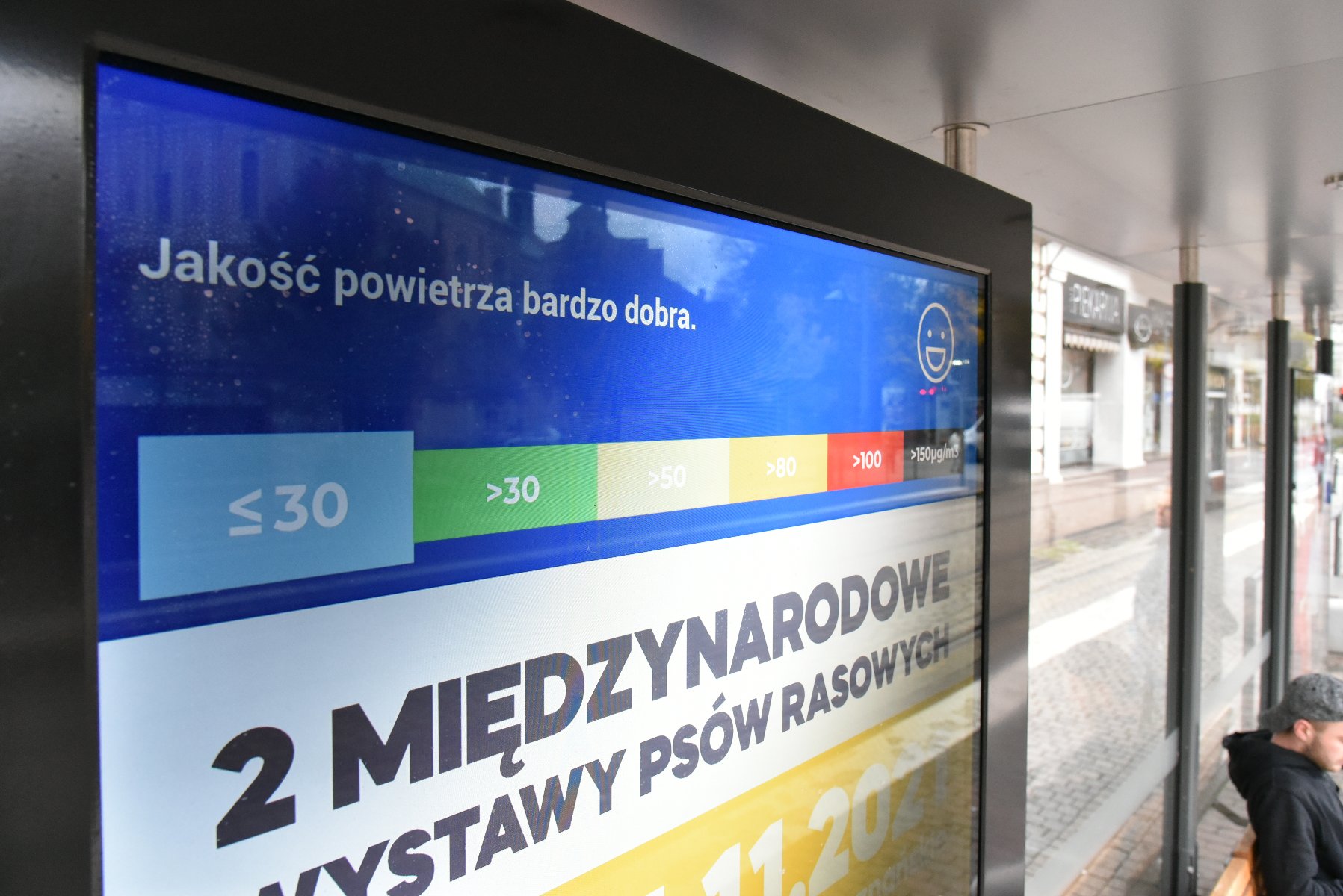 Nowa usługa na poznańskich przystankach. Można sprawdzić jakość powietrza