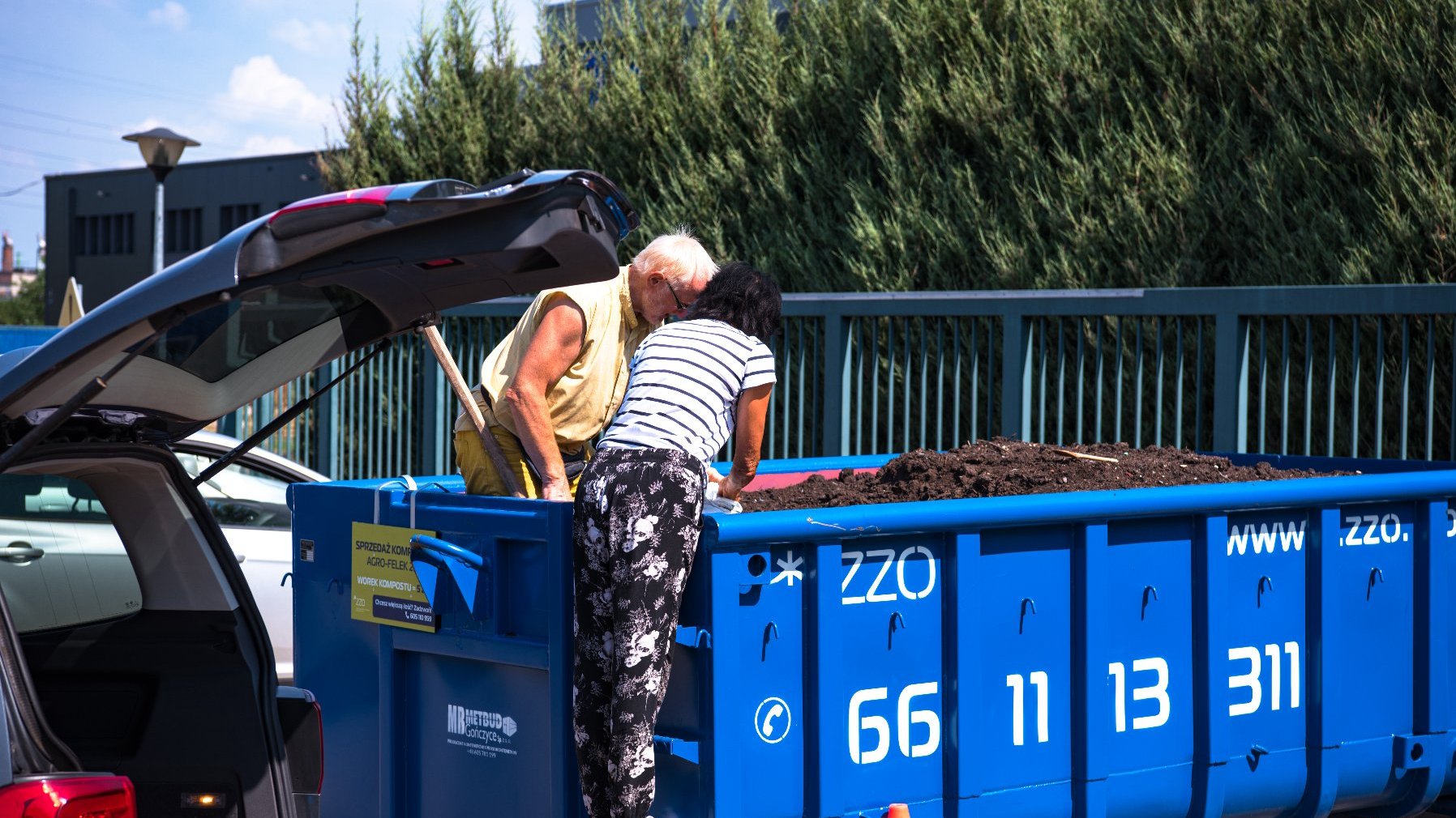 “Nawóz za grosze” – w miejskich punktach można kupić nawóz z kompostu