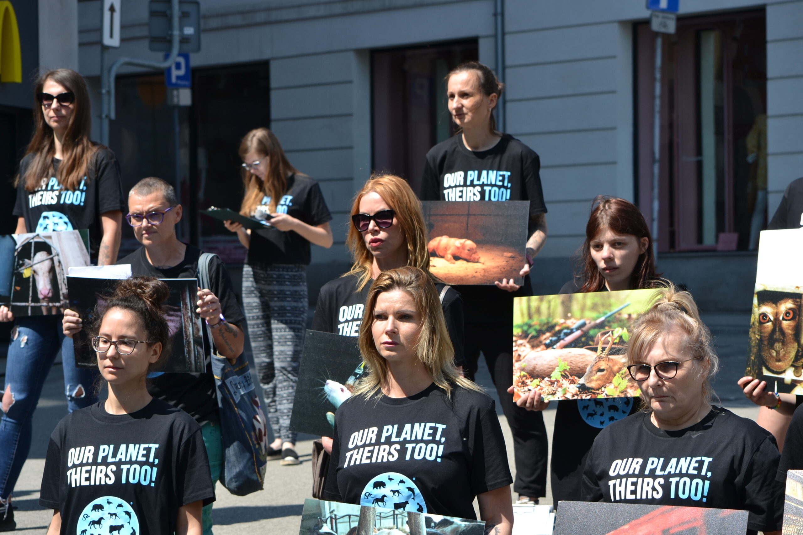 Manifestowali w centrum Poznania w Dniu Praw Zwierząt
