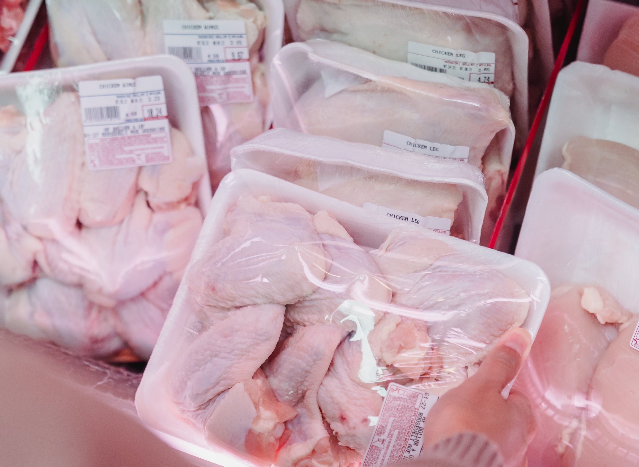 Mięso jak papierosy? Nowe etykiety z ostrzeżeniami pomogą w ograniczeniu spożycia mięsa?