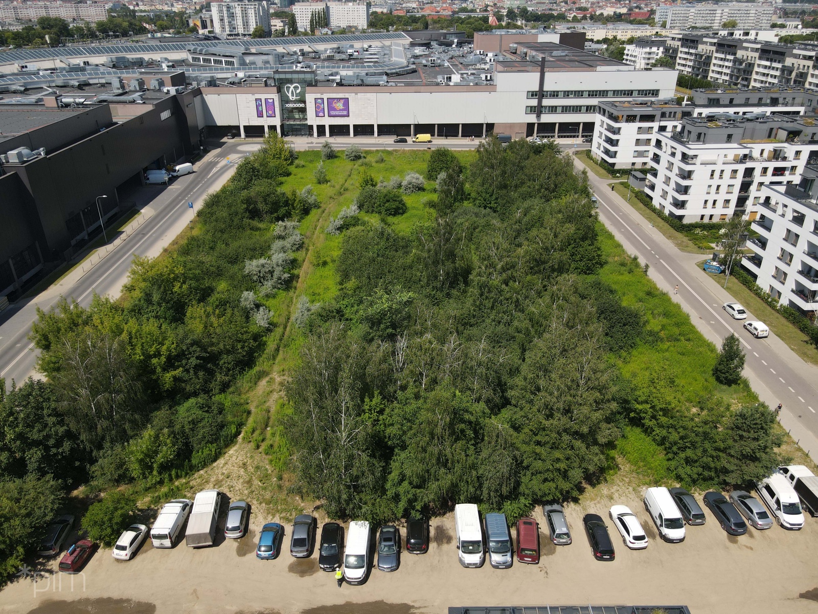 Zbiornik retencyjny, plac zabaw i drogi zamiast niezagospodarowanego terenu i “dzikiego” parkingu na Łacinie